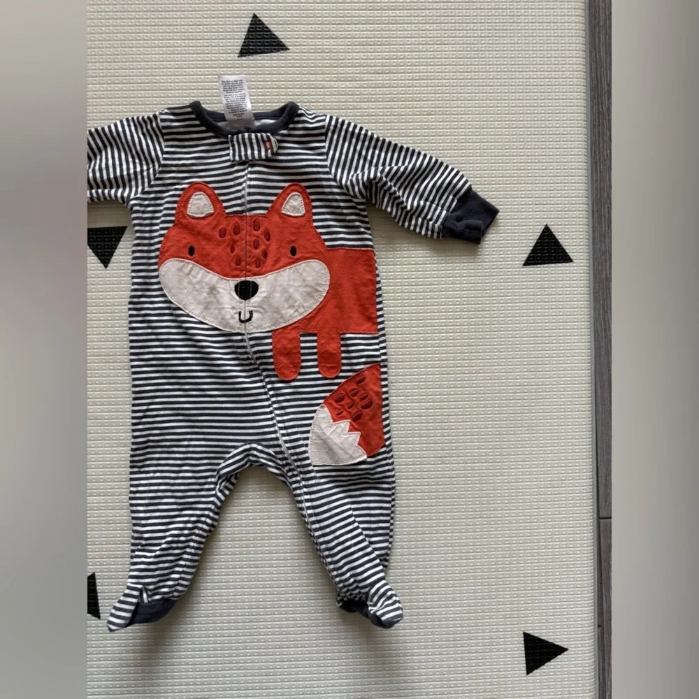 Gerber|Baby gender neutral Black & White Striped Fox long sleeve footies•Novelty